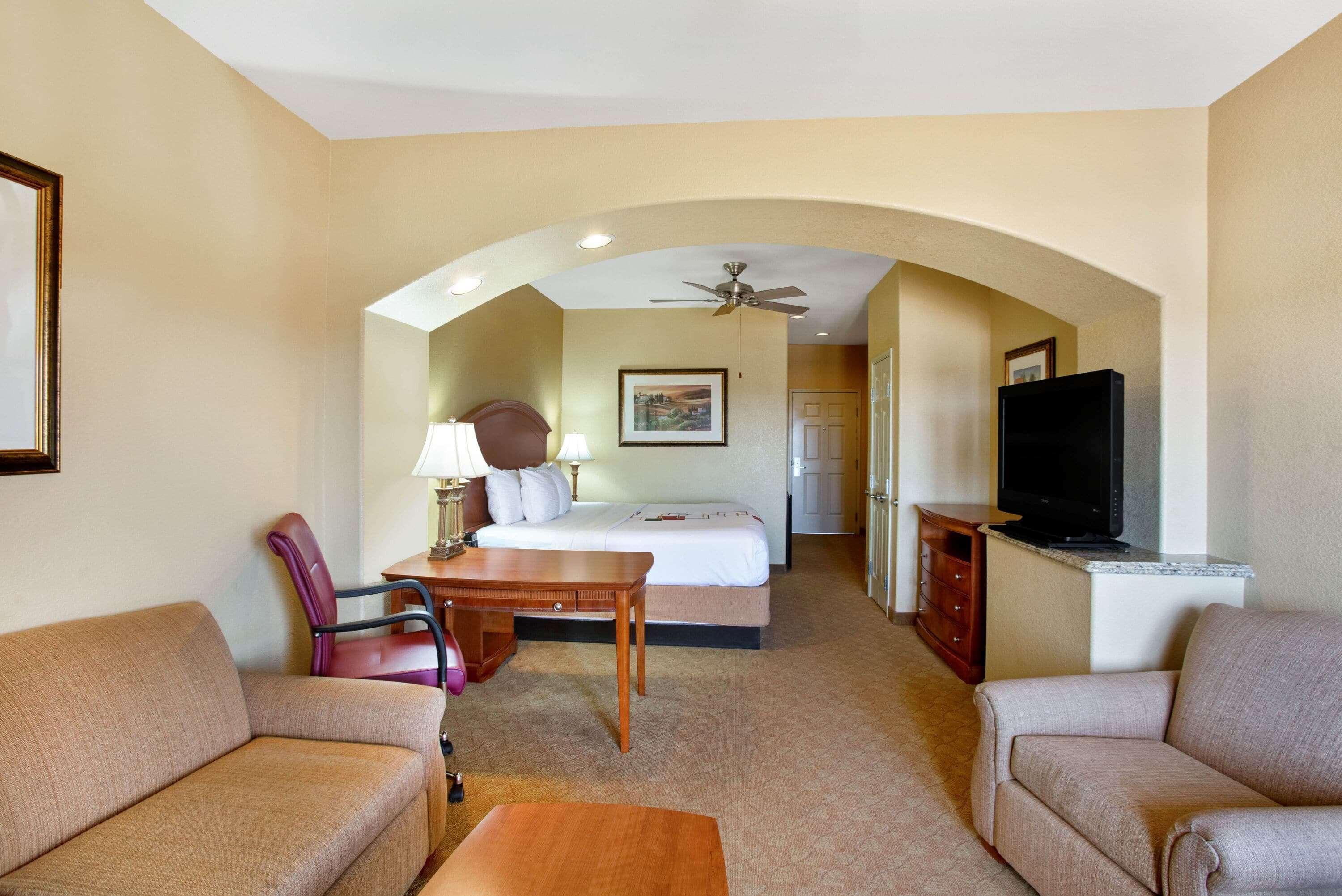 La Quinta By Wyndham Marble Falls Exterior photo