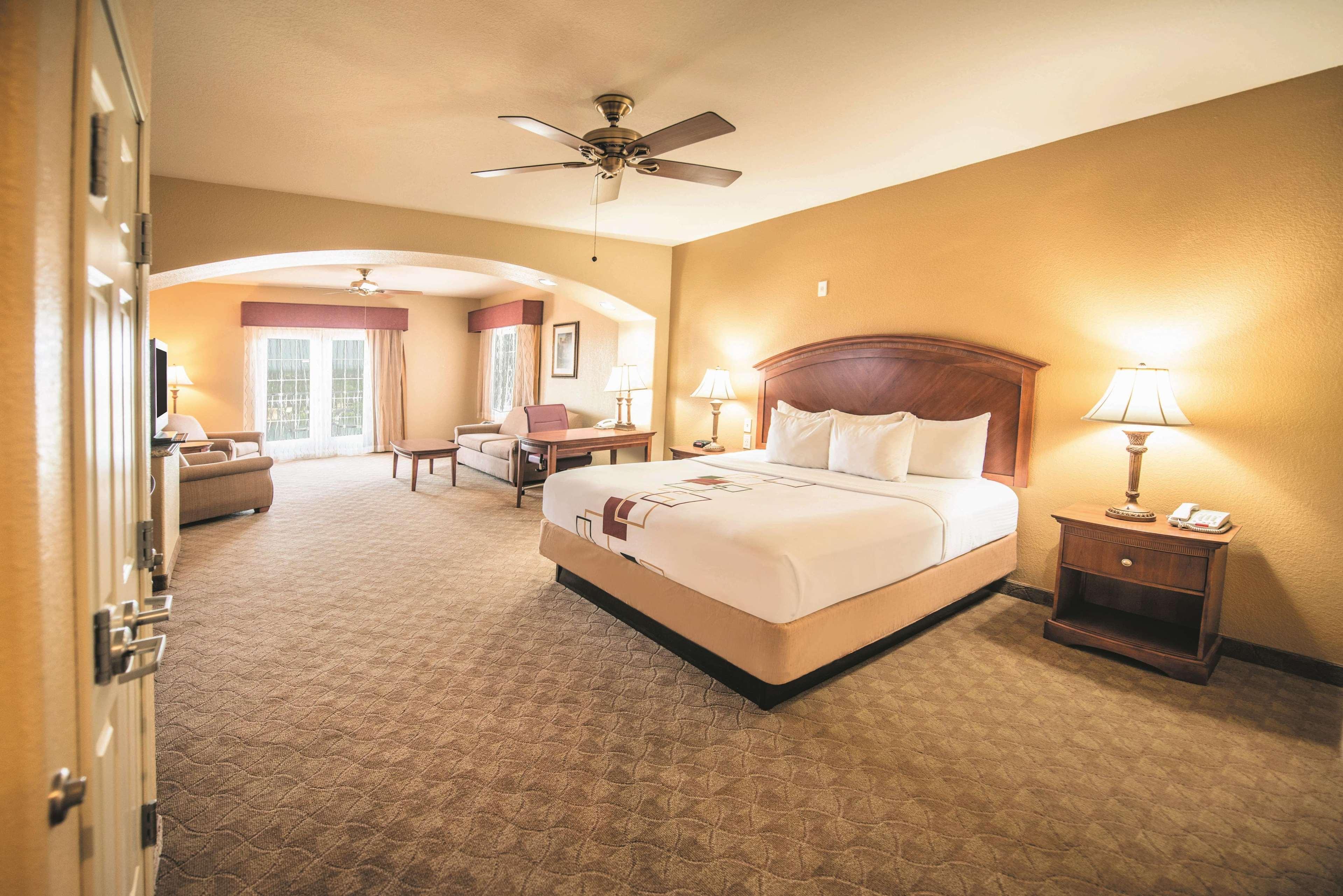 La Quinta By Wyndham Marble Falls Exterior photo