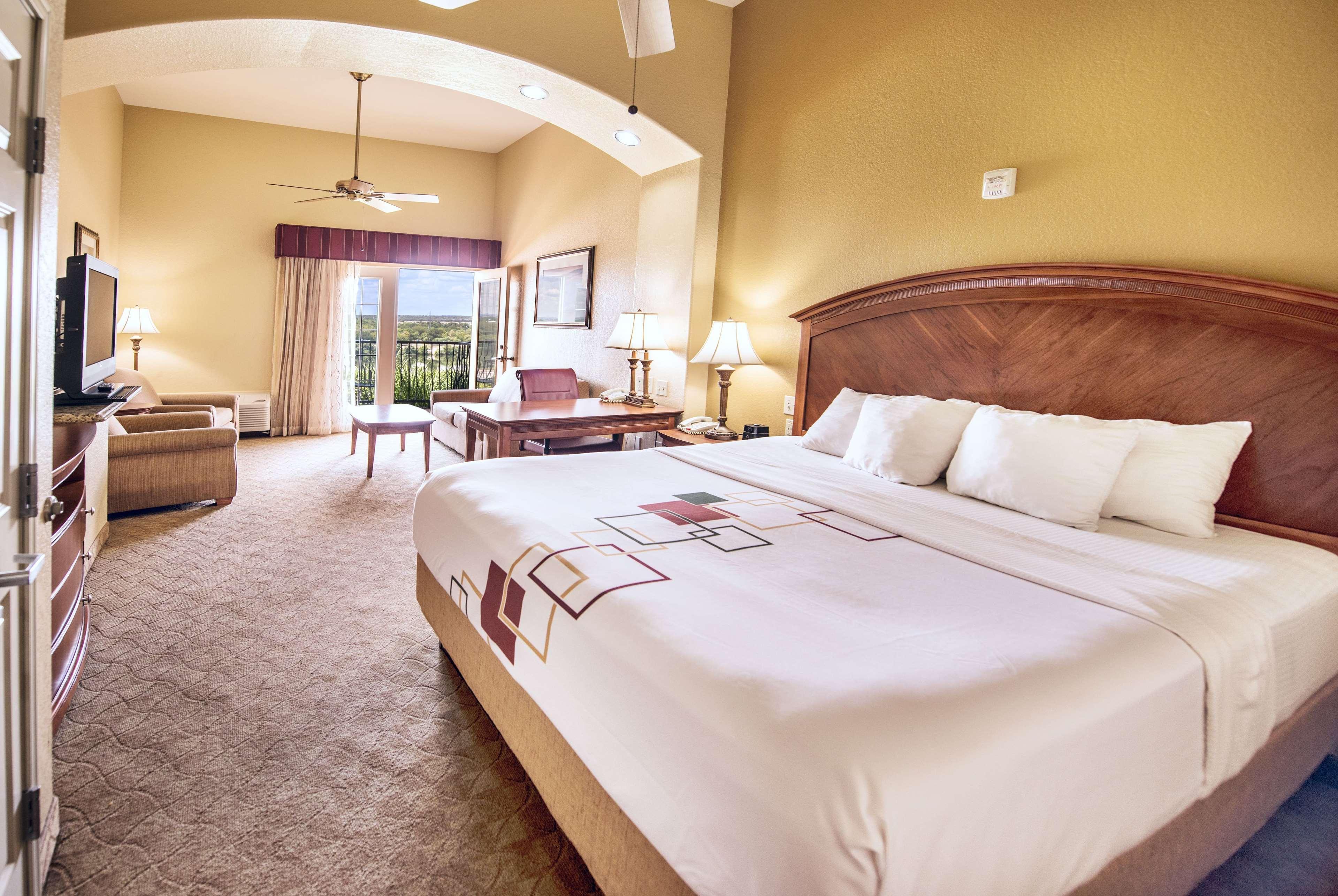 La Quinta By Wyndham Marble Falls Exterior photo