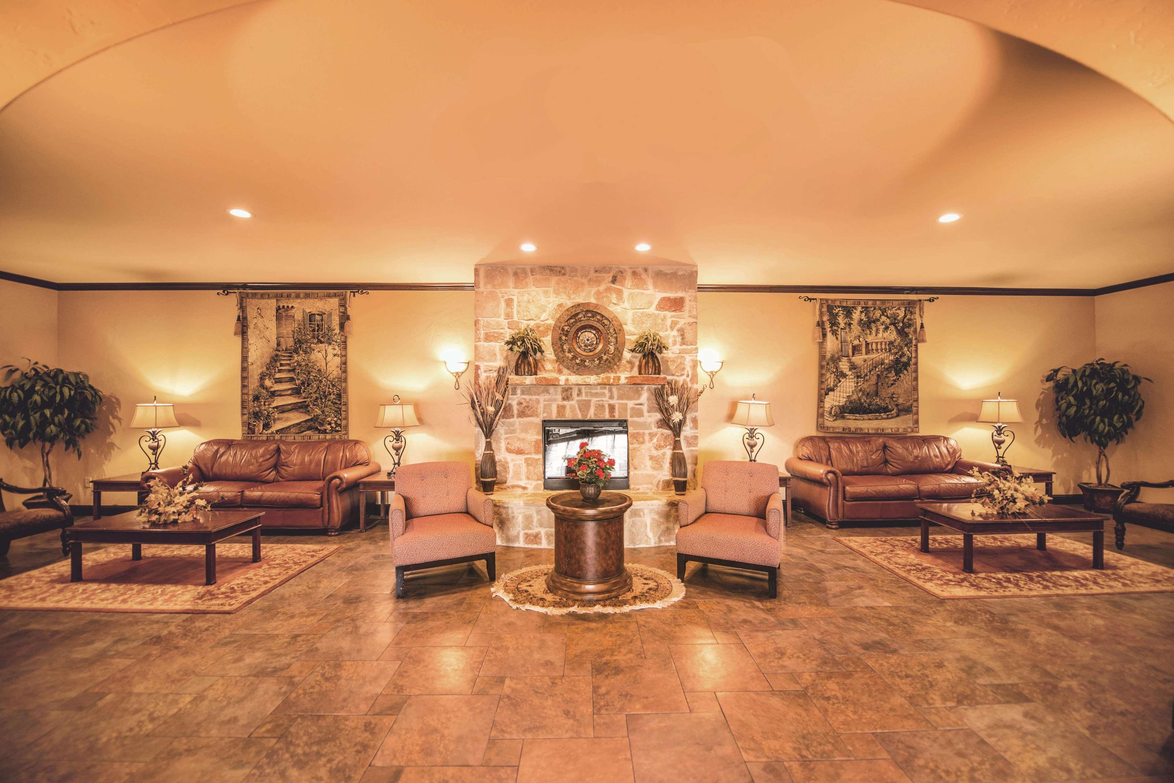 La Quinta By Wyndham Marble Falls Exterior photo