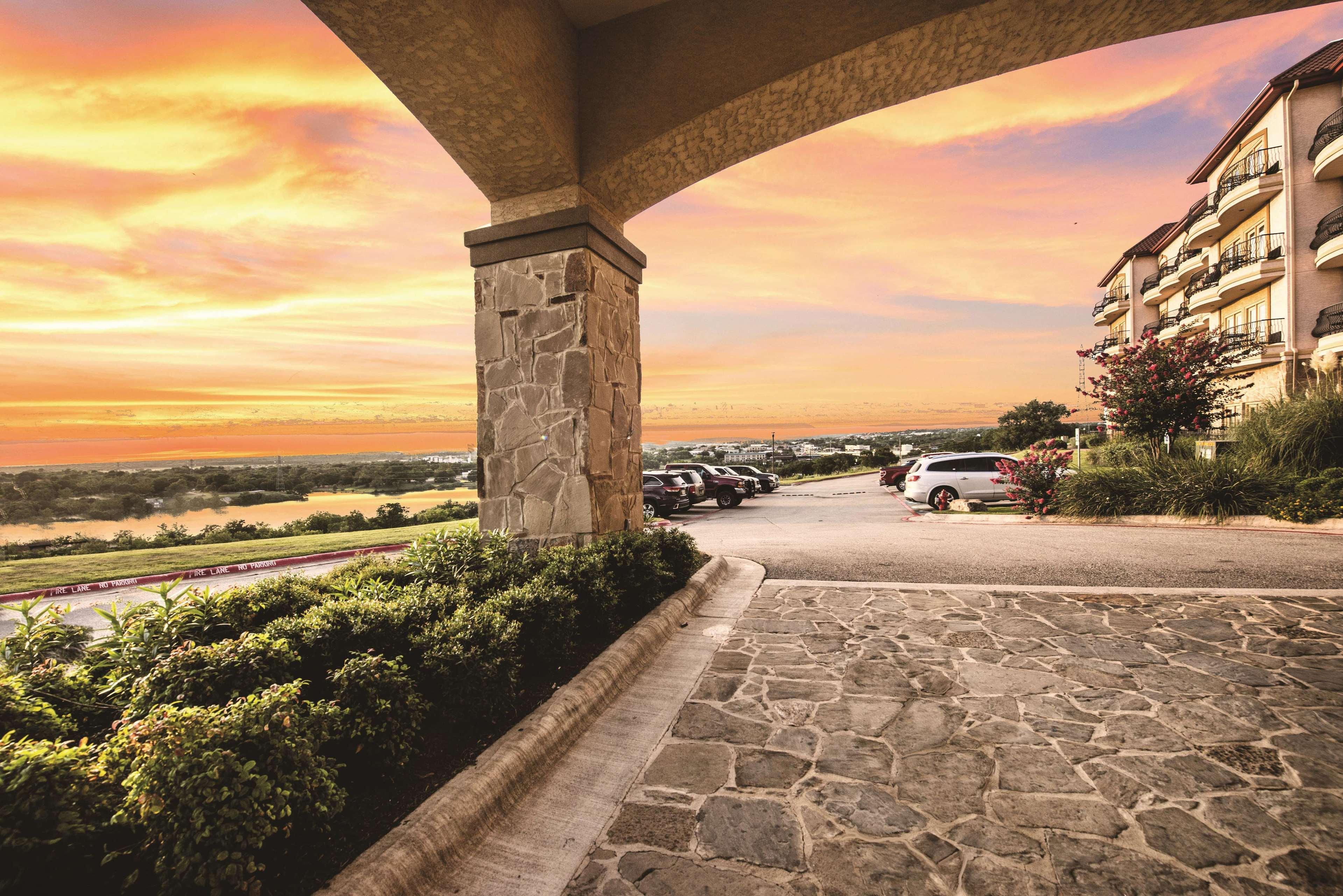 La Quinta By Wyndham Marble Falls Hotel Exterior photo