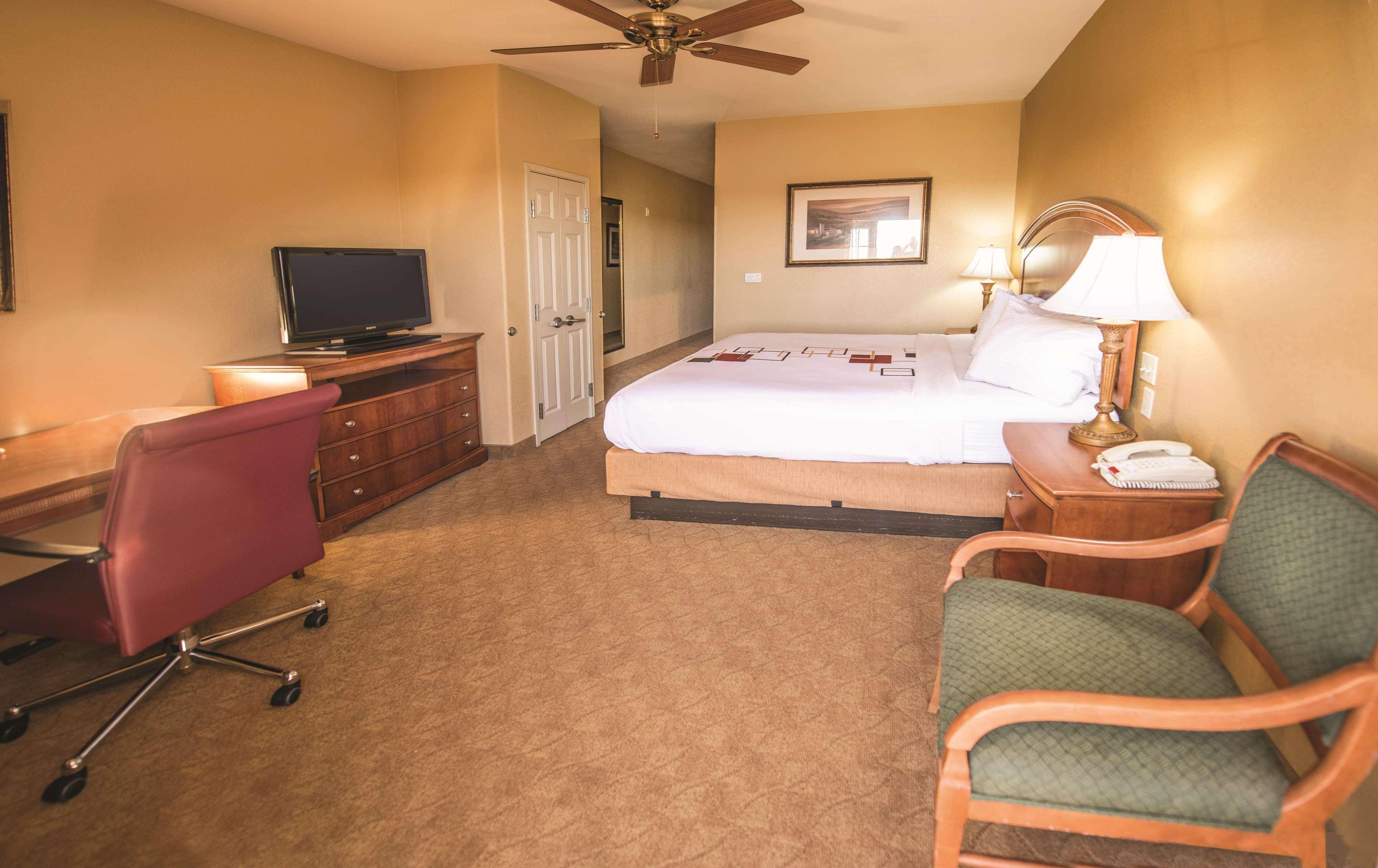 La Quinta By Wyndham Marble Falls Exterior photo