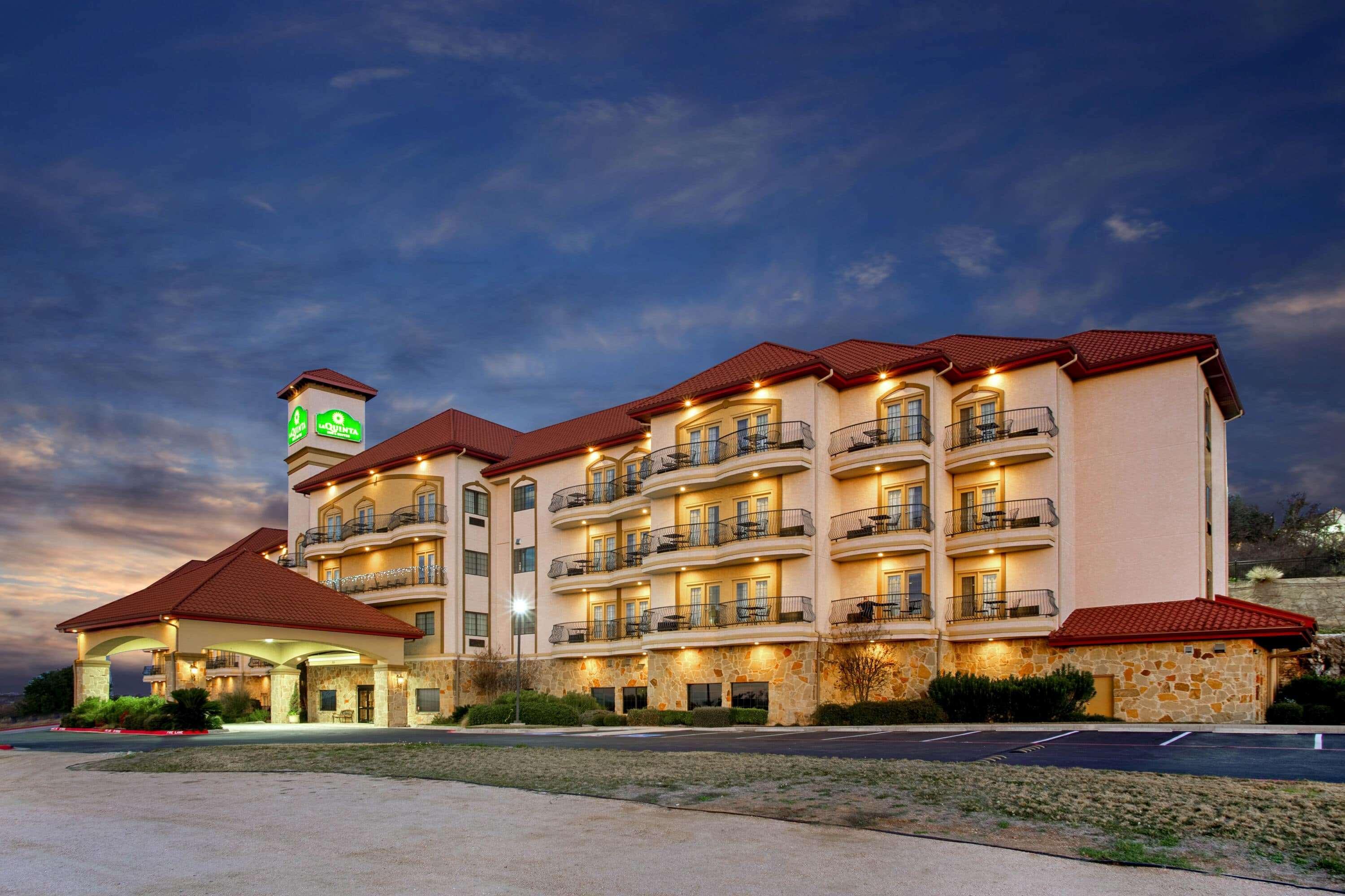 La Quinta By Wyndham Marble Falls Hotel Exterior photo