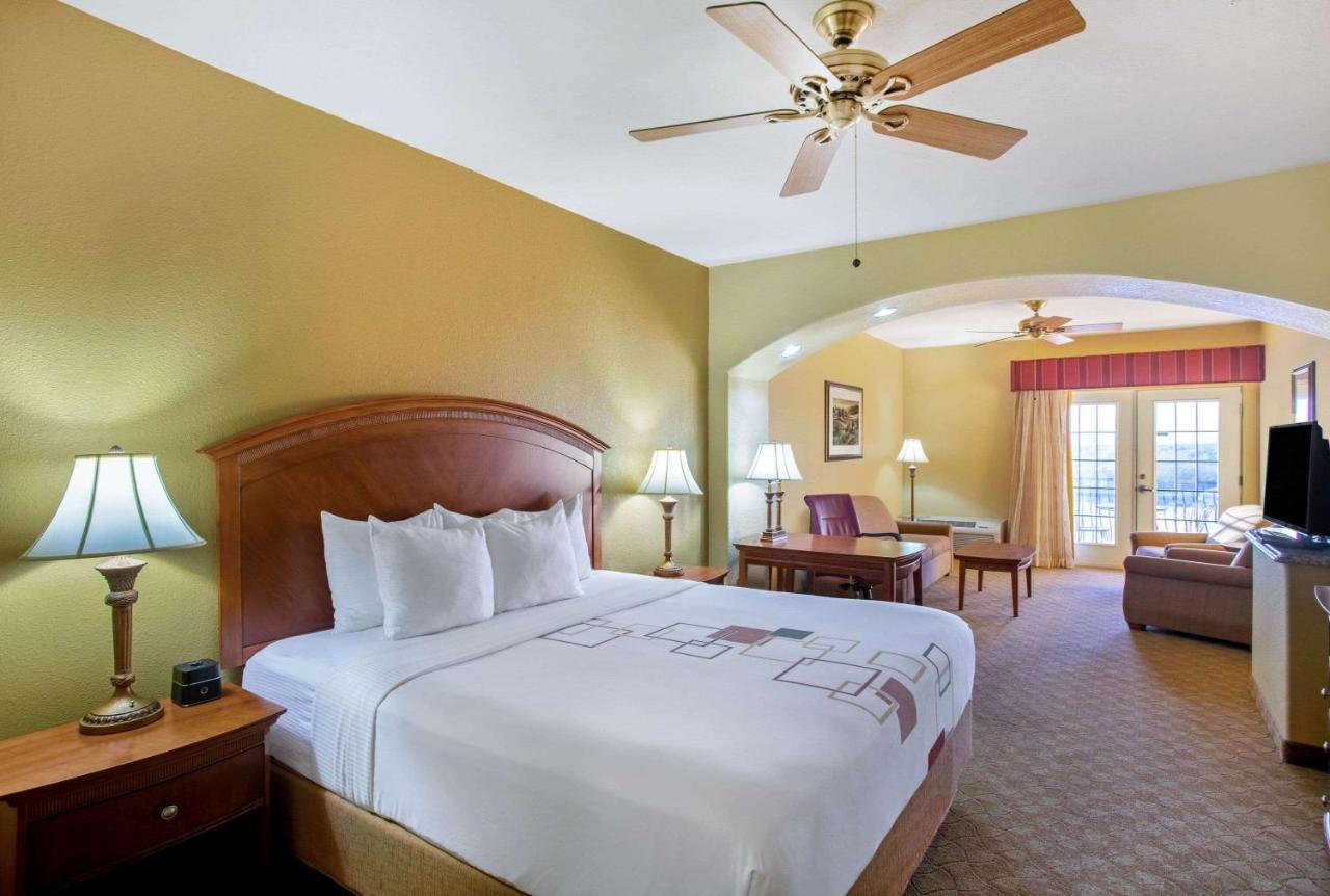 La Quinta By Wyndham Marble Falls Exterior photo